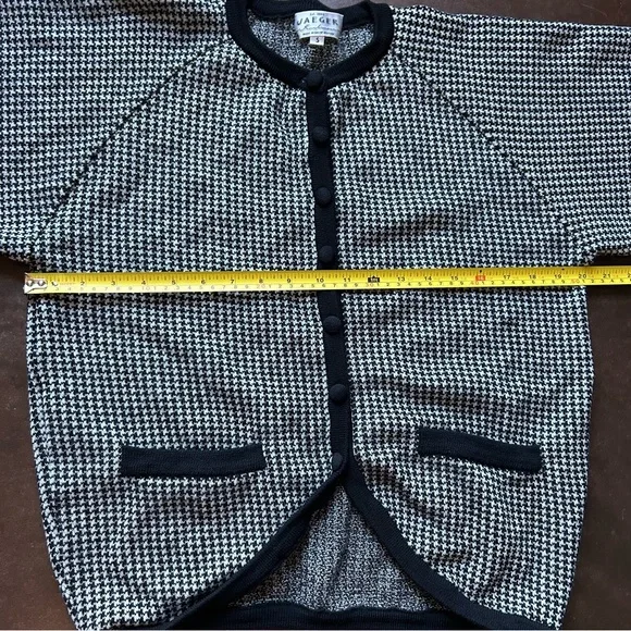 100% wool vintage cardigan- black and white houndstooth- jaeger- small - Picture 11 of 16